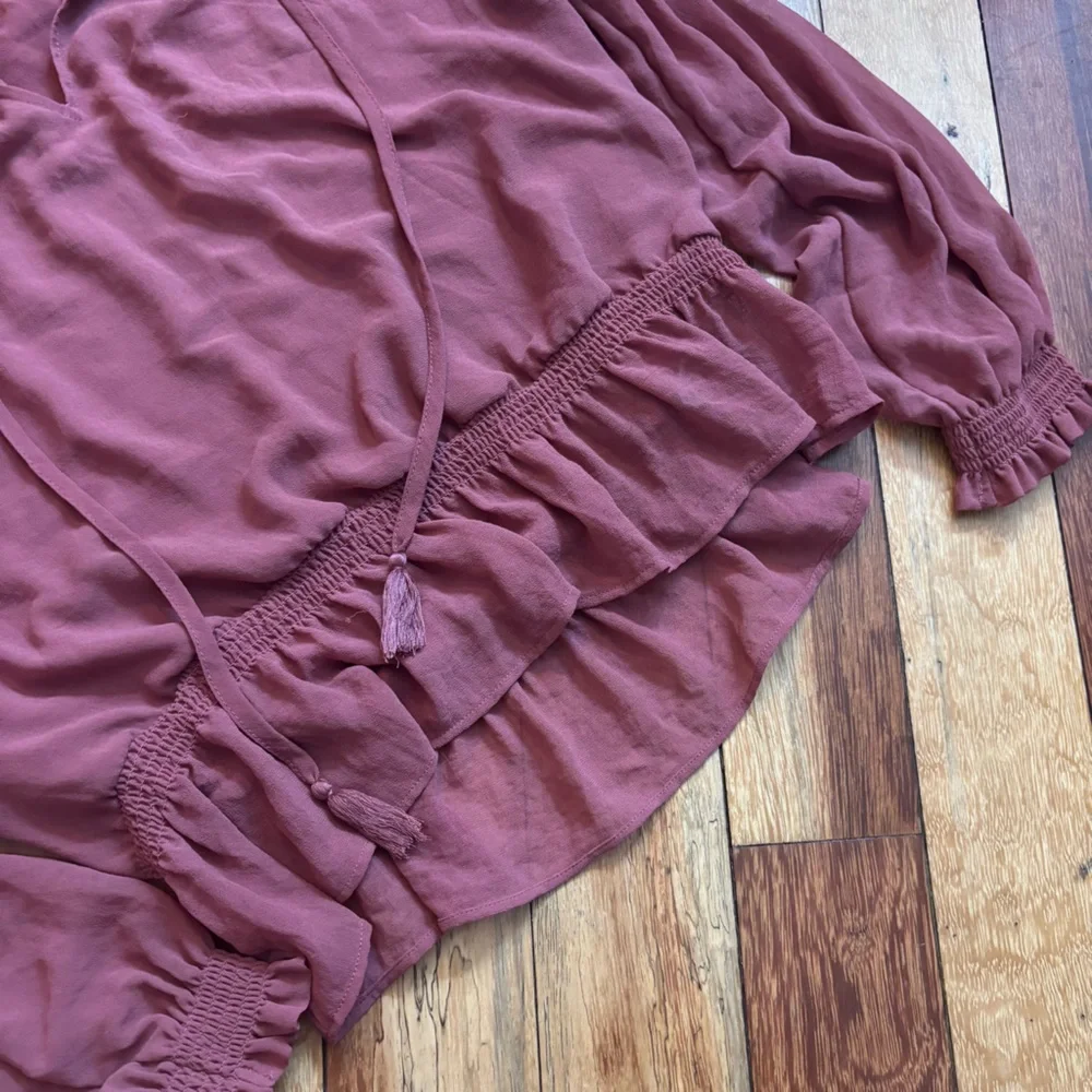 Universal Thread Mauve Ruffle Blouse - Picture 4 of 5